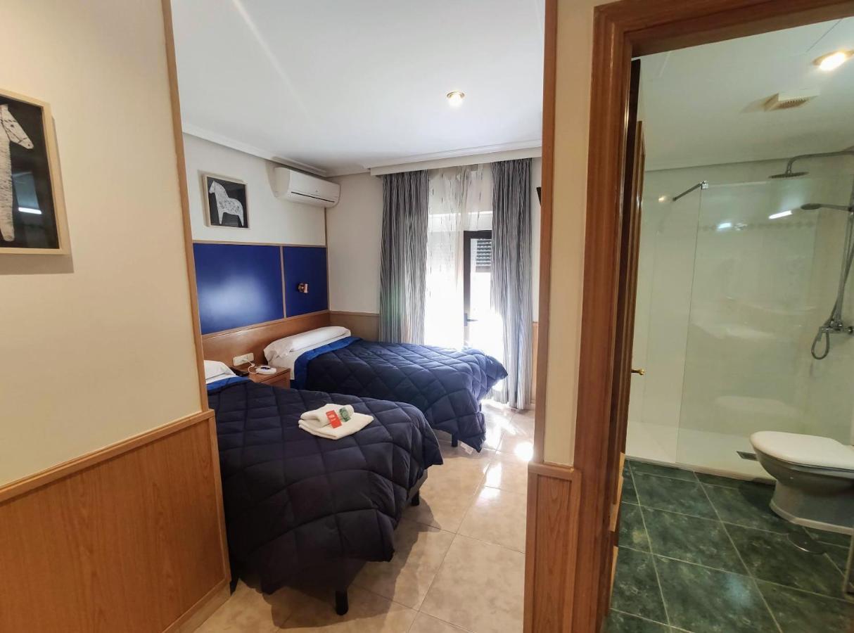 Hotel Tripolis Tolède Extérieur photo