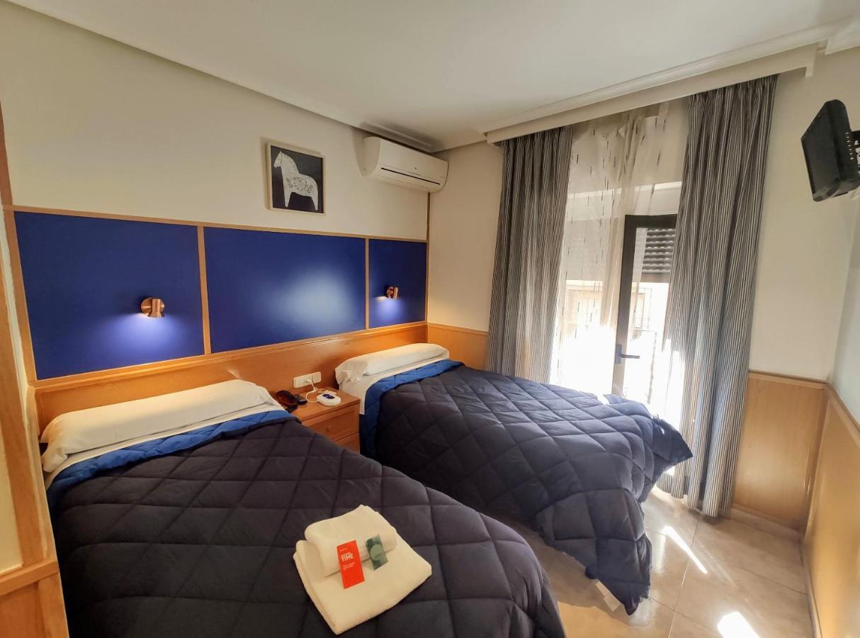 Hotel Tripolis Tolède Extérieur photo