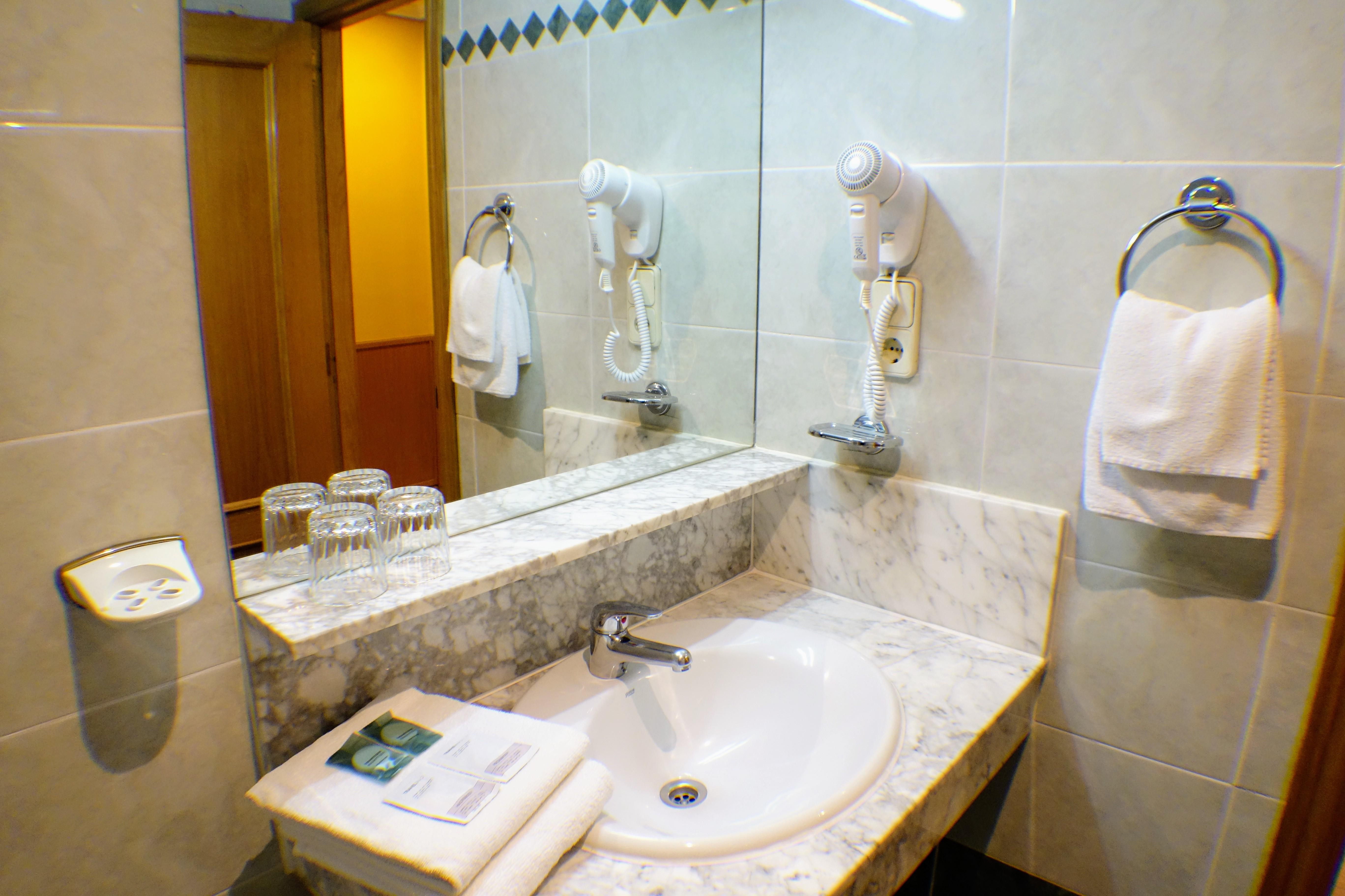 Hotel Tripolis Tolède Extérieur photo