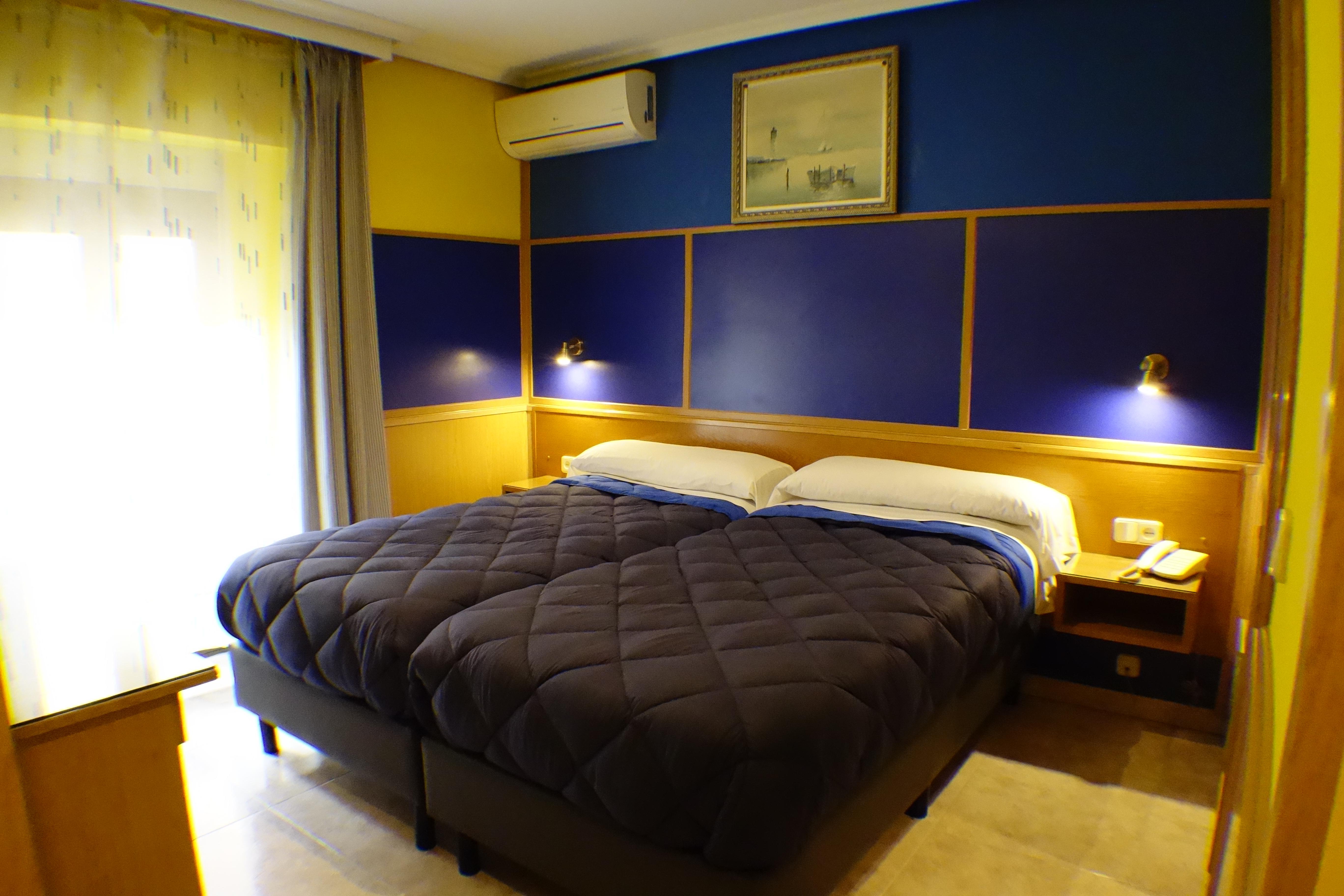 Hotel Tripolis Tolède Extérieur photo