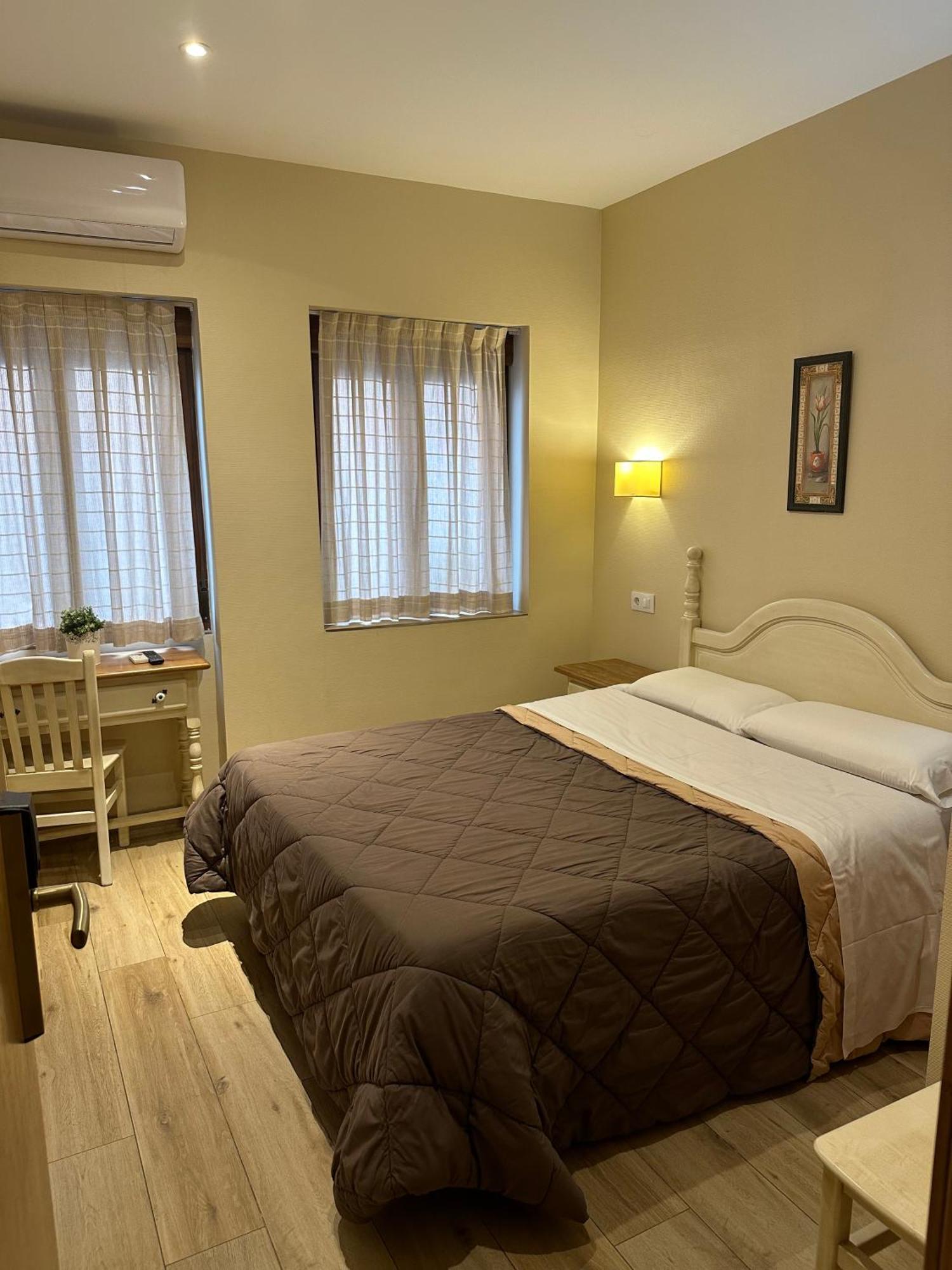 Hotel Tripolis Tolède Extérieur photo
