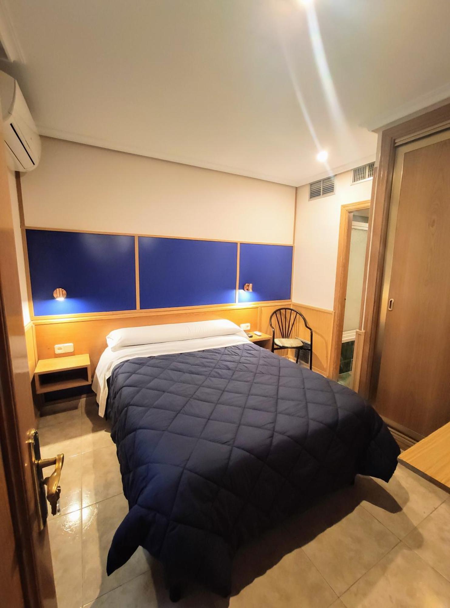 Hotel Tripolis Tolède Extérieur photo