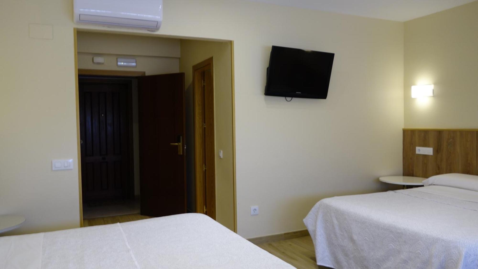 Hotel Tripolis Tolède Extérieur photo