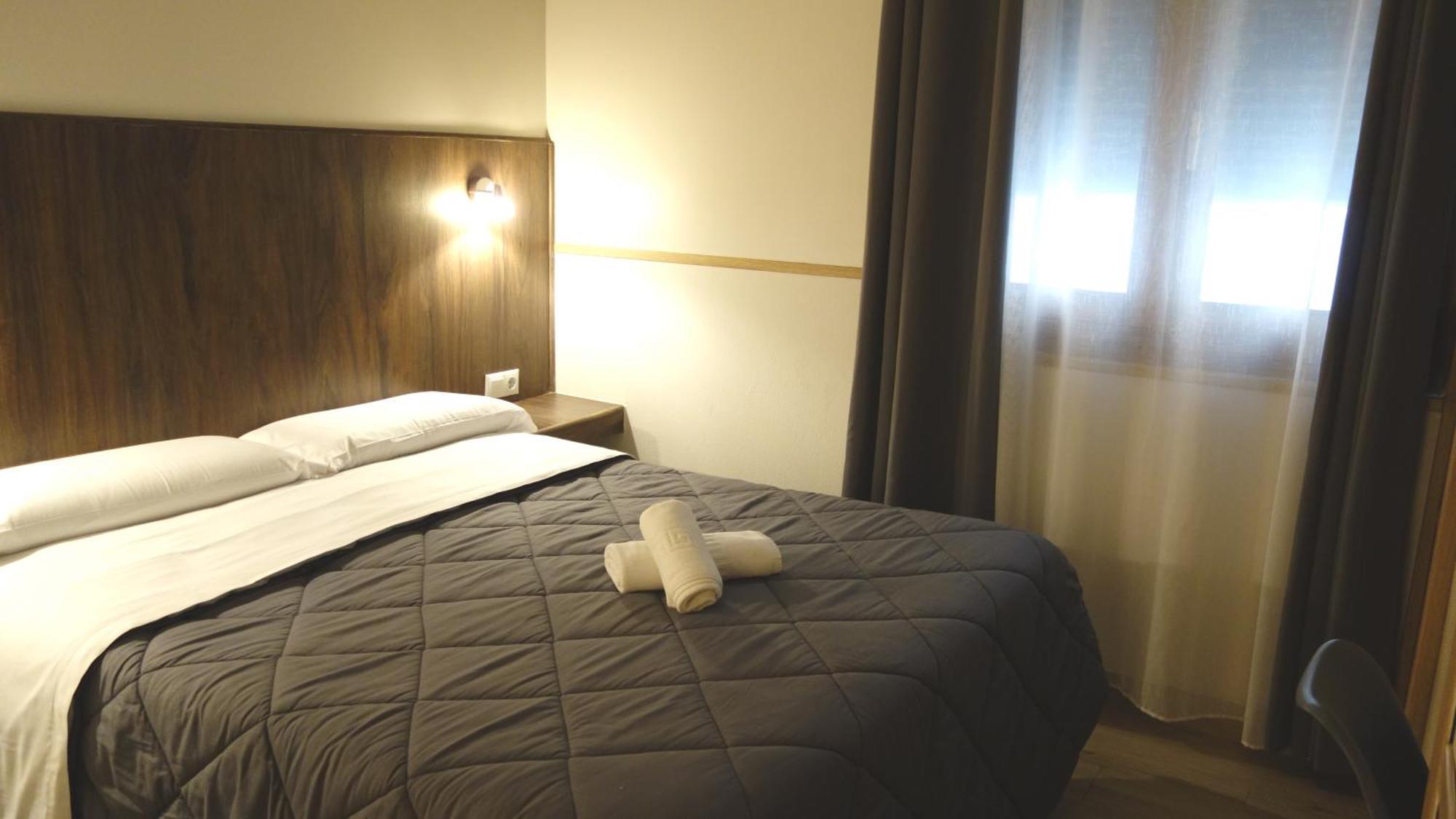 Hotel Tripolis Tolède Extérieur photo